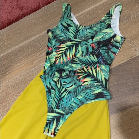 Tropical print sleeveless bodysuit size L - Picture 11 of 12